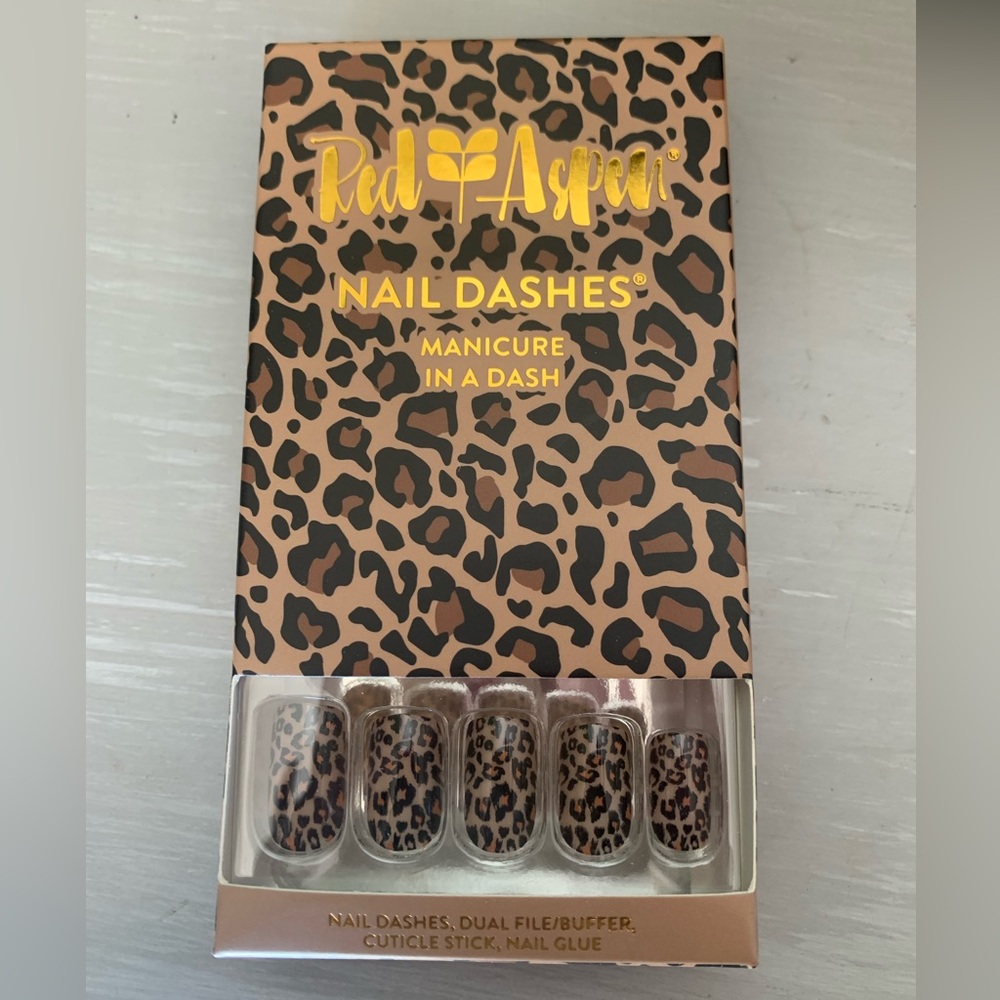 Red Aspen nail dashes (Layla’s leopard)